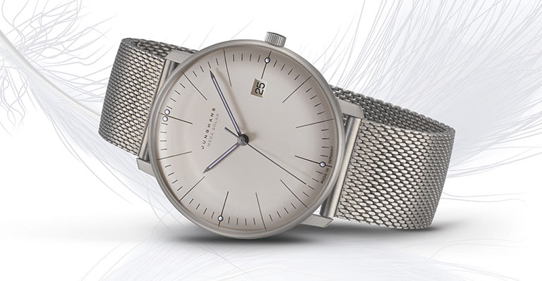 Die max bill MEGA Solar von Junghans erhält den Red Dot Design Award 2021